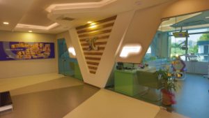 Uzm.Dt_.Selin-Erkan-Ergin-DentGroup-Lara-3