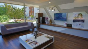 Uzm.Dt_.Selin-Erkan-Ergin-DentGroup-Lara-4
