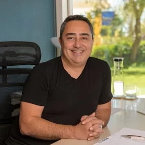 dr.-volkan-tuncer-antalya-dentist-1-300